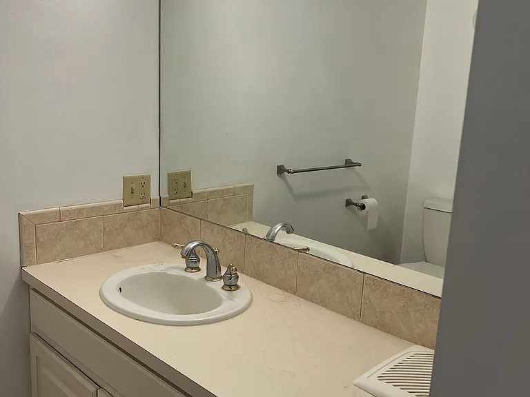 5821 Lowell St — Photo 24