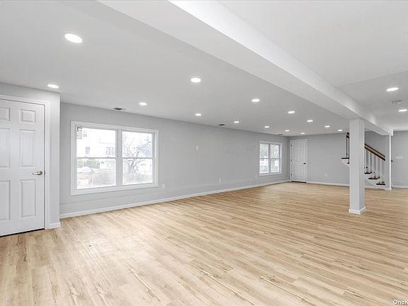 5th image of 3410 Colony Dr
