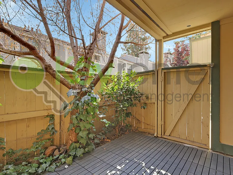 600 Del Verde Cir #7 — Photo 25