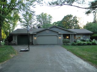 1435 Tomac Ln, Hubertus, WI 53033