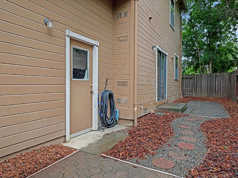 4A Dickens Ter — Photo 19