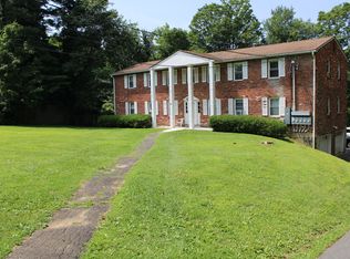 66 Long Meadow Hill Rd APT 1, Brookfield, CT 06804