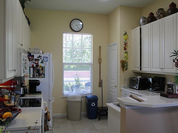 5th image of 10690 SW East Park Ave