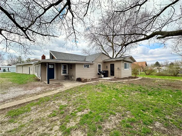 2 Church St, Westville, IL 61883