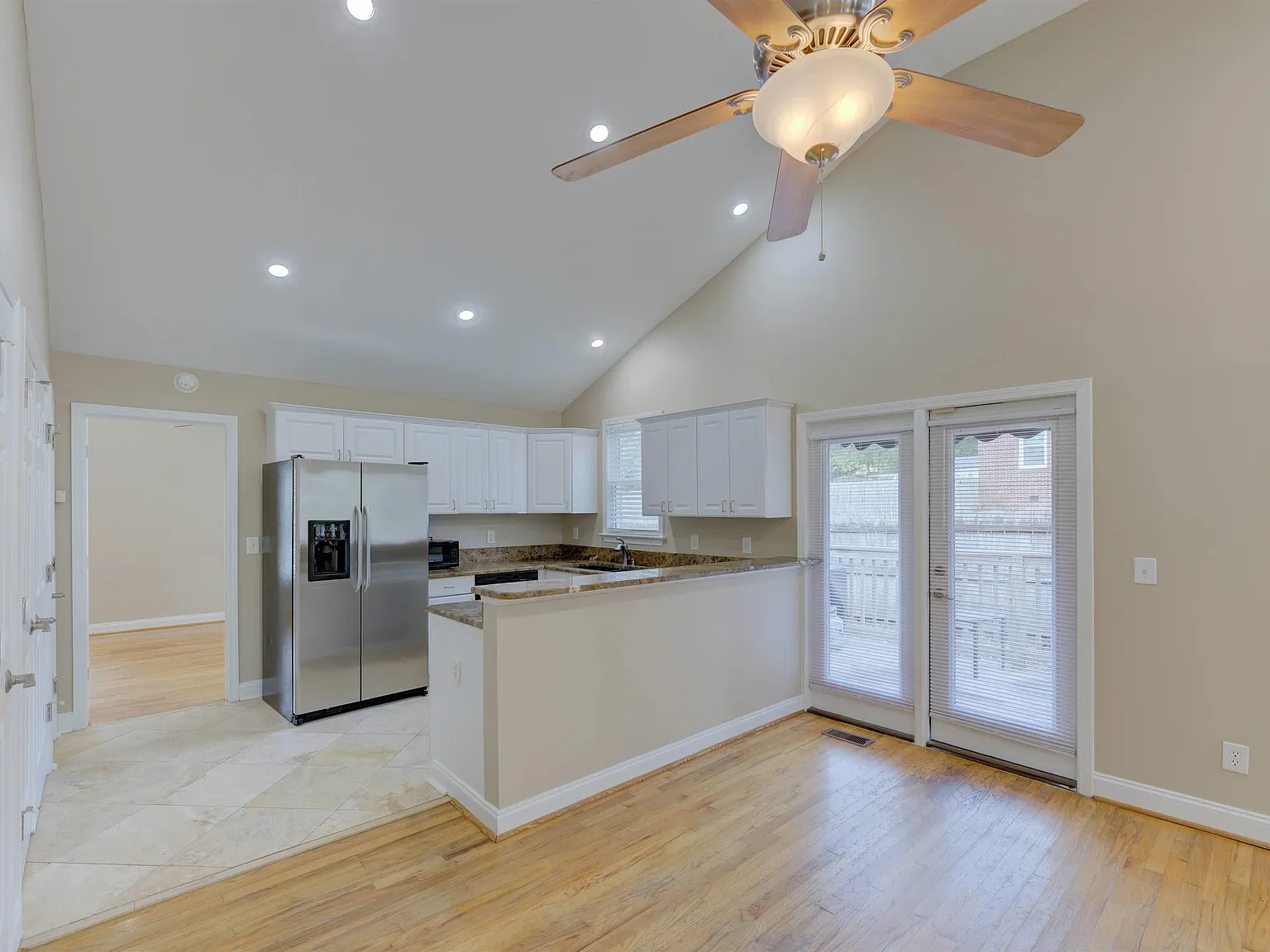 3 bed, 1322 sqft, $1,900 — Photo 4