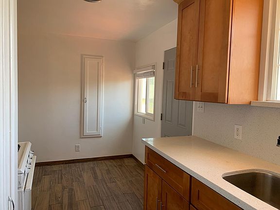 3rd image of 1192 S 34th St #1192