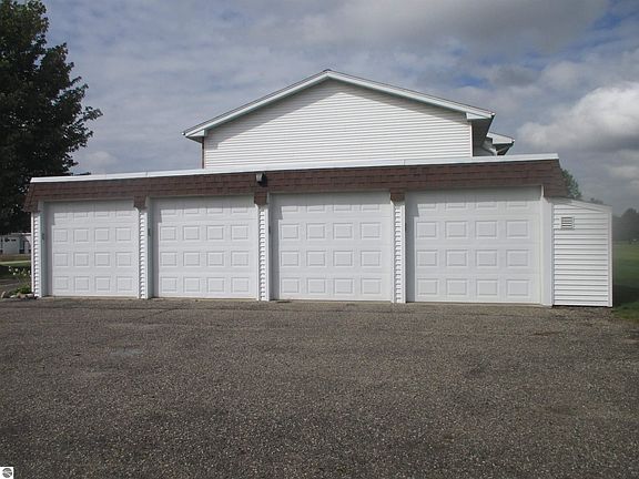 5th image of 1145 Fairway Dr APT 2