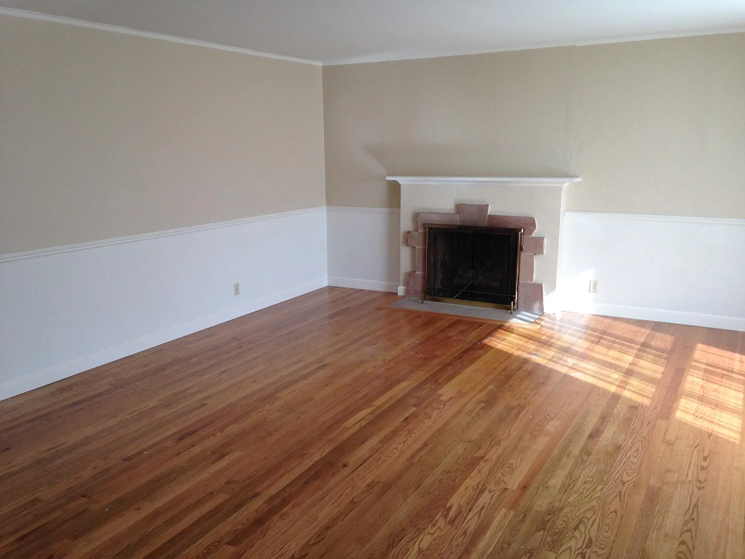 321 Linden Ave — Photo 3