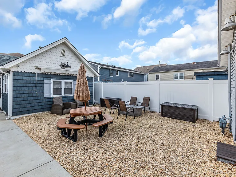 263 Kearney Ave #B — Photo 23