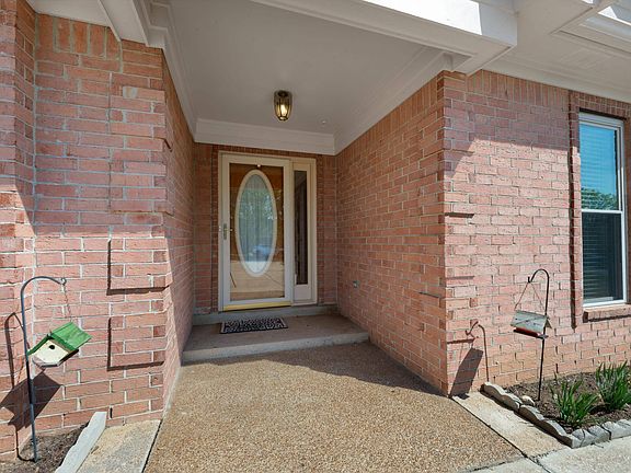 2nd image of 4984 Baywood Dr