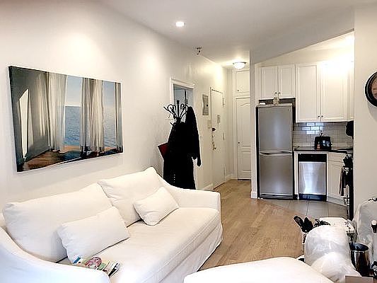 1st image of 240 W 101st St #5