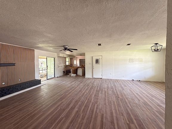 4th image of 304 Harriett St