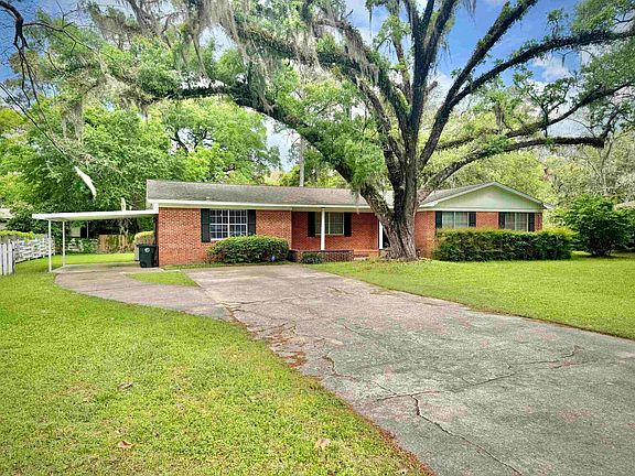 3rd image of 2010 Shady Oaks Drive