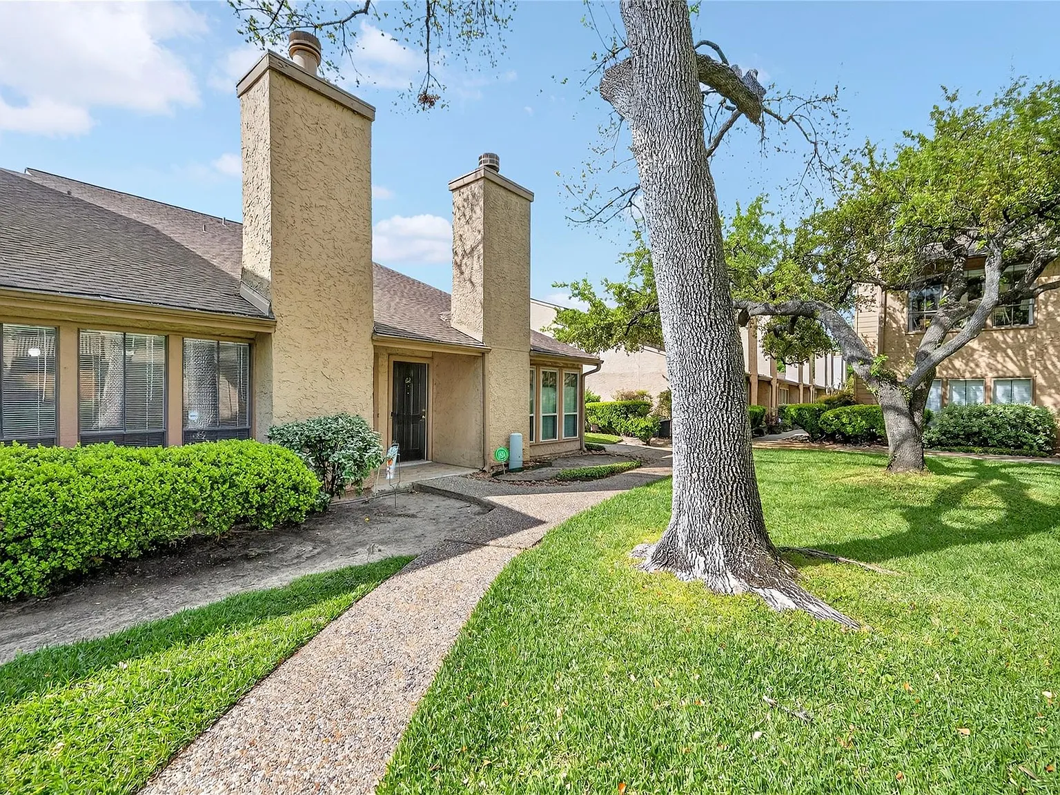 2 bed, 2.0 bath, 1164 sqft, $1,650 — Photo 4