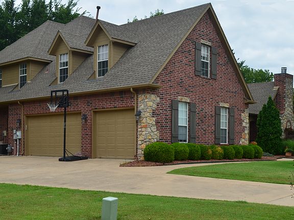 2nd image of 204 Ashton Dr