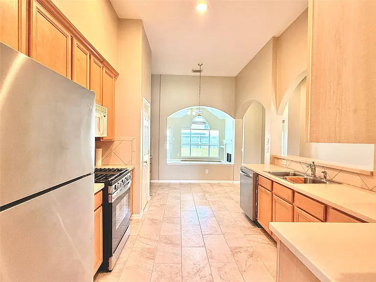 16518 Wheatmill Ct — Photo 6