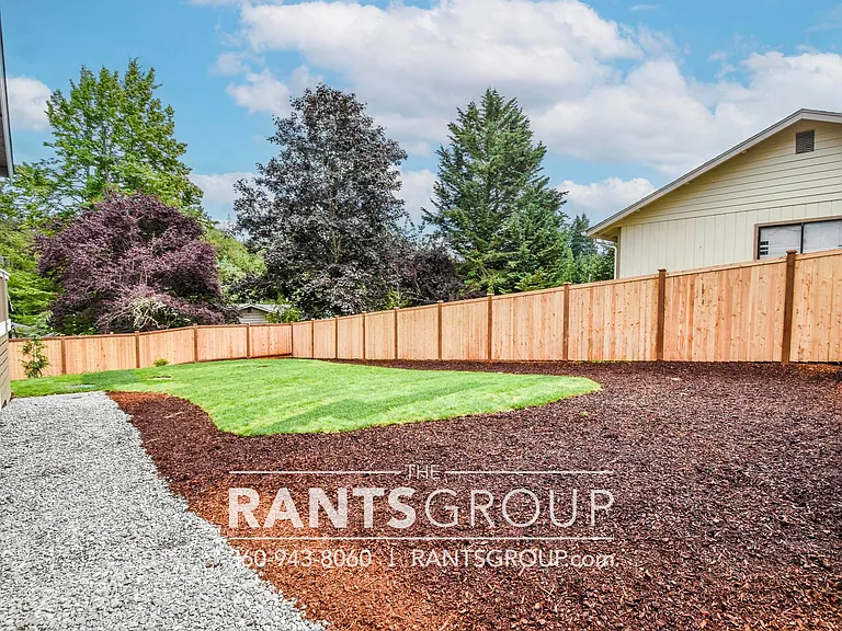 5212 Marian Dr NE — Photo 38