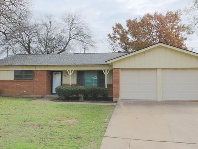 1928 Yucca Trl, Hurst, TX, 76054