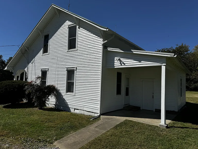 4305 Dulaney Rd — Photo 2