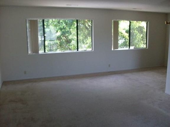 2nd image of 345 N Fair Oaks Ave #2