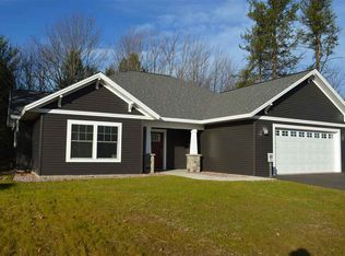 810 Horizons Dr, Marquette, MI 49855