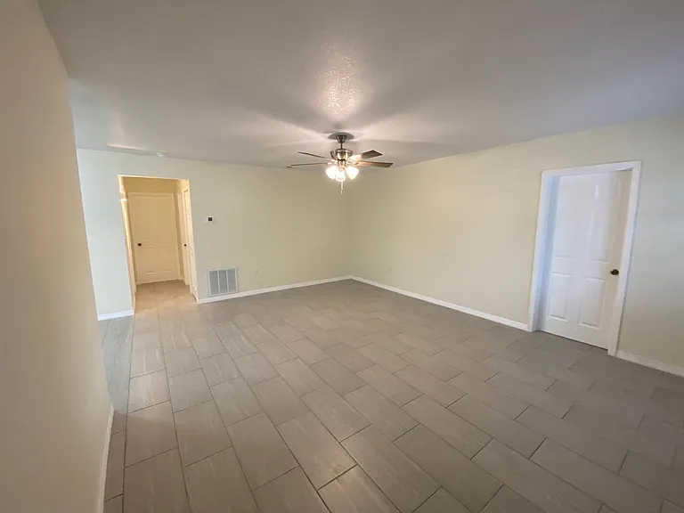 640 Poinsettia Dr — Photo 6