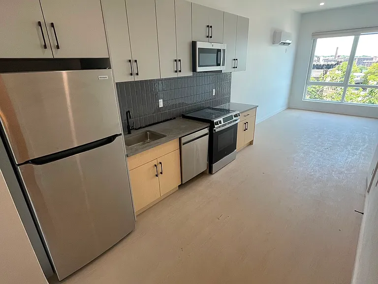 74 Webster St #B5 — Photo 1