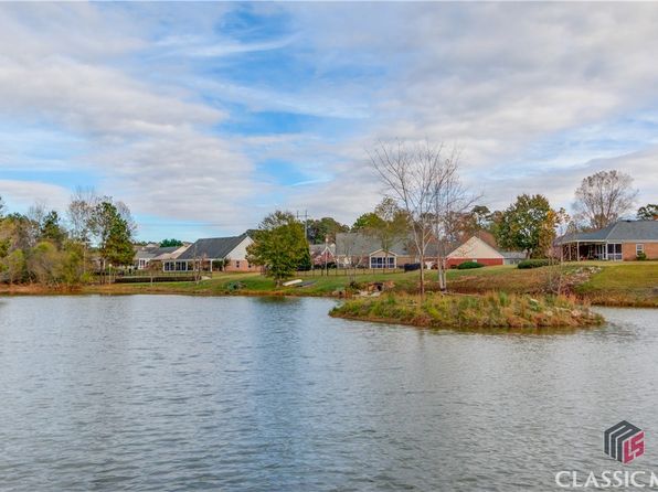 350 Lakeview Bend Cir, Jefferson, GA 30549