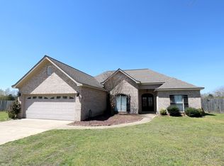 5979 Wolfe Rd, Columbus, MS 39705