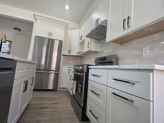 4th image of 310 Garland St