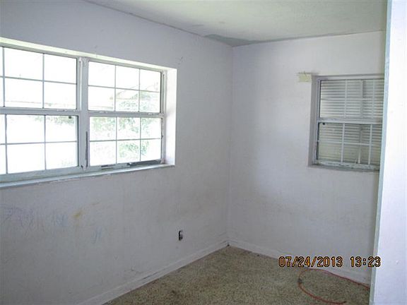 3rd image of 15006 SW Tiger Tail Ct