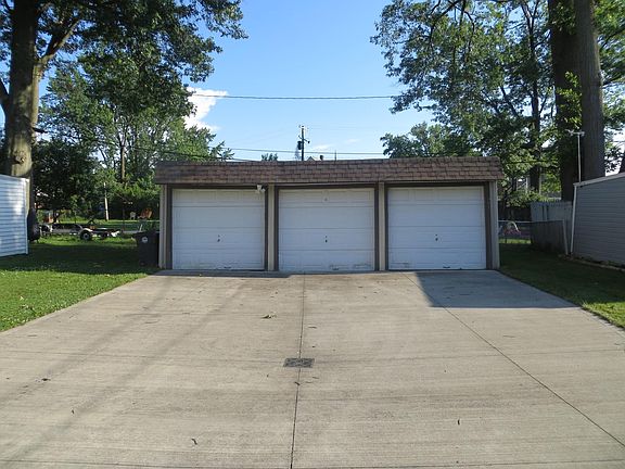 2nd image of 14731 Fernway Ave