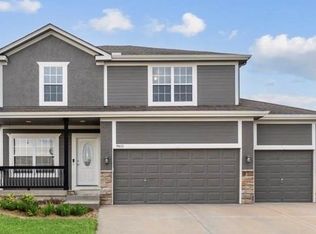 9611 N Adrian Pl, Kansas City, MO 64154