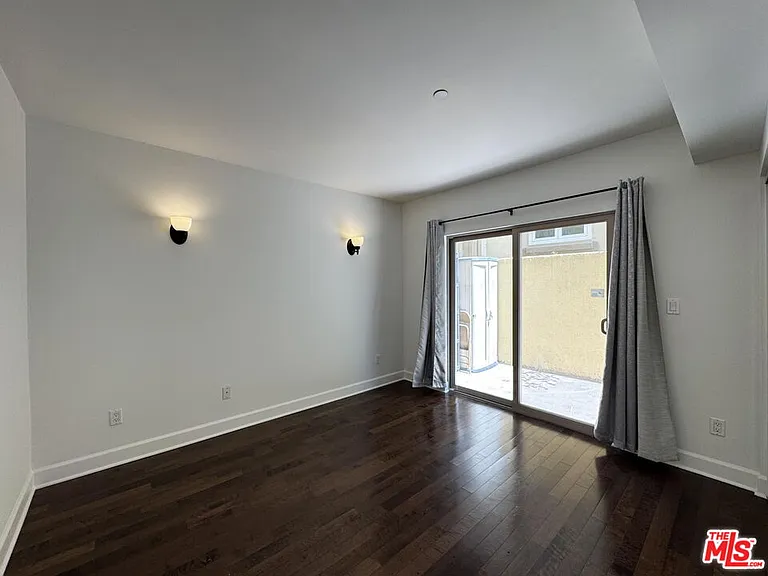 1522 Amherst Ave #101 — Photo 35