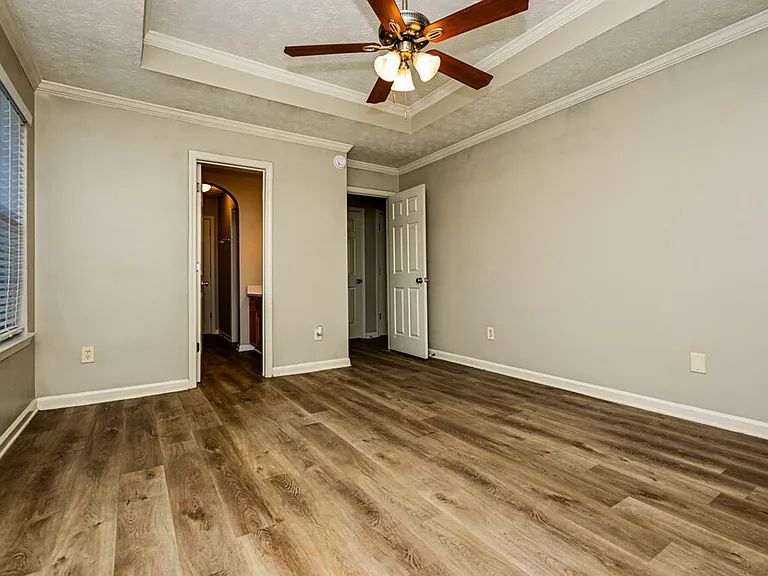 1025 Borrington Ln — Photo 8