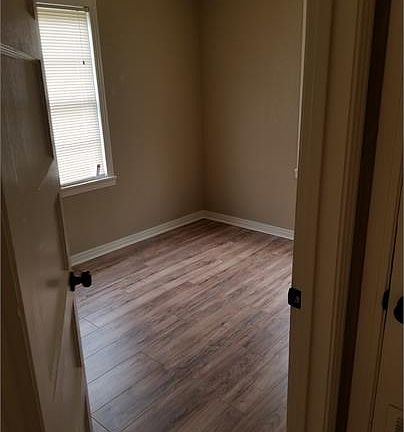 4th image of 300 W Lincoln Ave