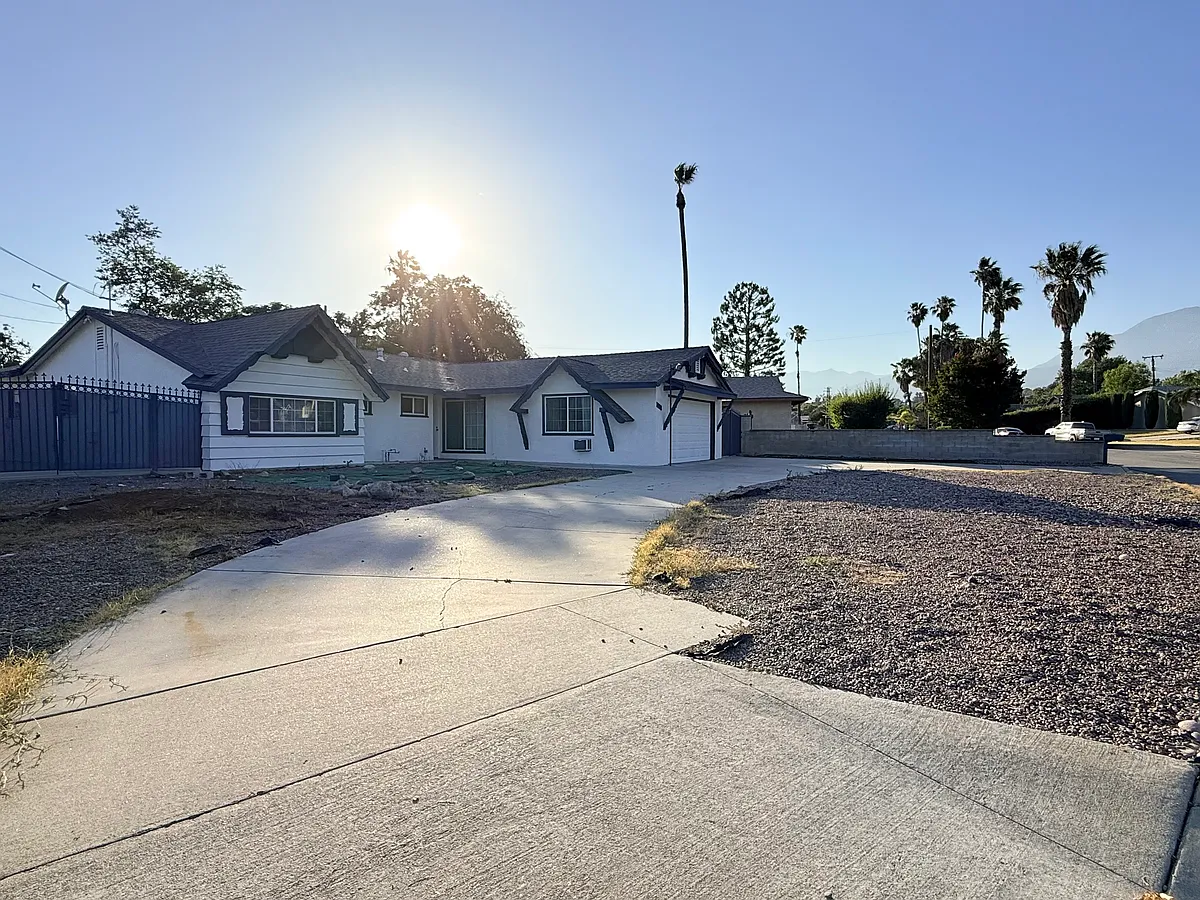 Building Photo - 7948 Montara Ave