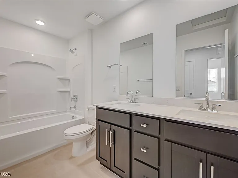324 Lupton Ave — Photo 6