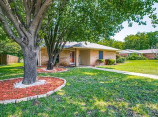 401 Daniel Ln, Cedar Hill, TX 75104