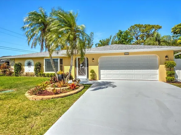 2405 N Westwood Dr, North Fort Myers, FL 33917