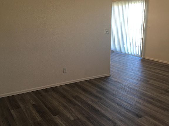 4th image of 8417 18th Street Dr