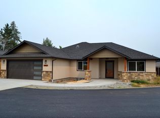 2952 Naples Dr, Grants Pass, OR 97527