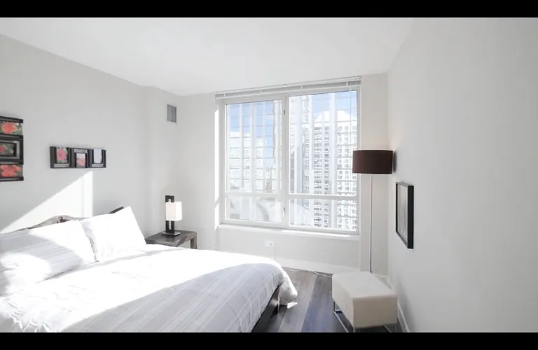 40 E Delaware Pl — Photo 13
