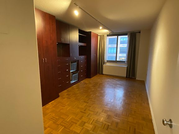 5th image of 2 S End Ave APT 6L