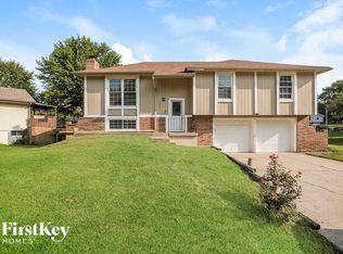 2921 SW Moore St, Blue Springs, MO 64015