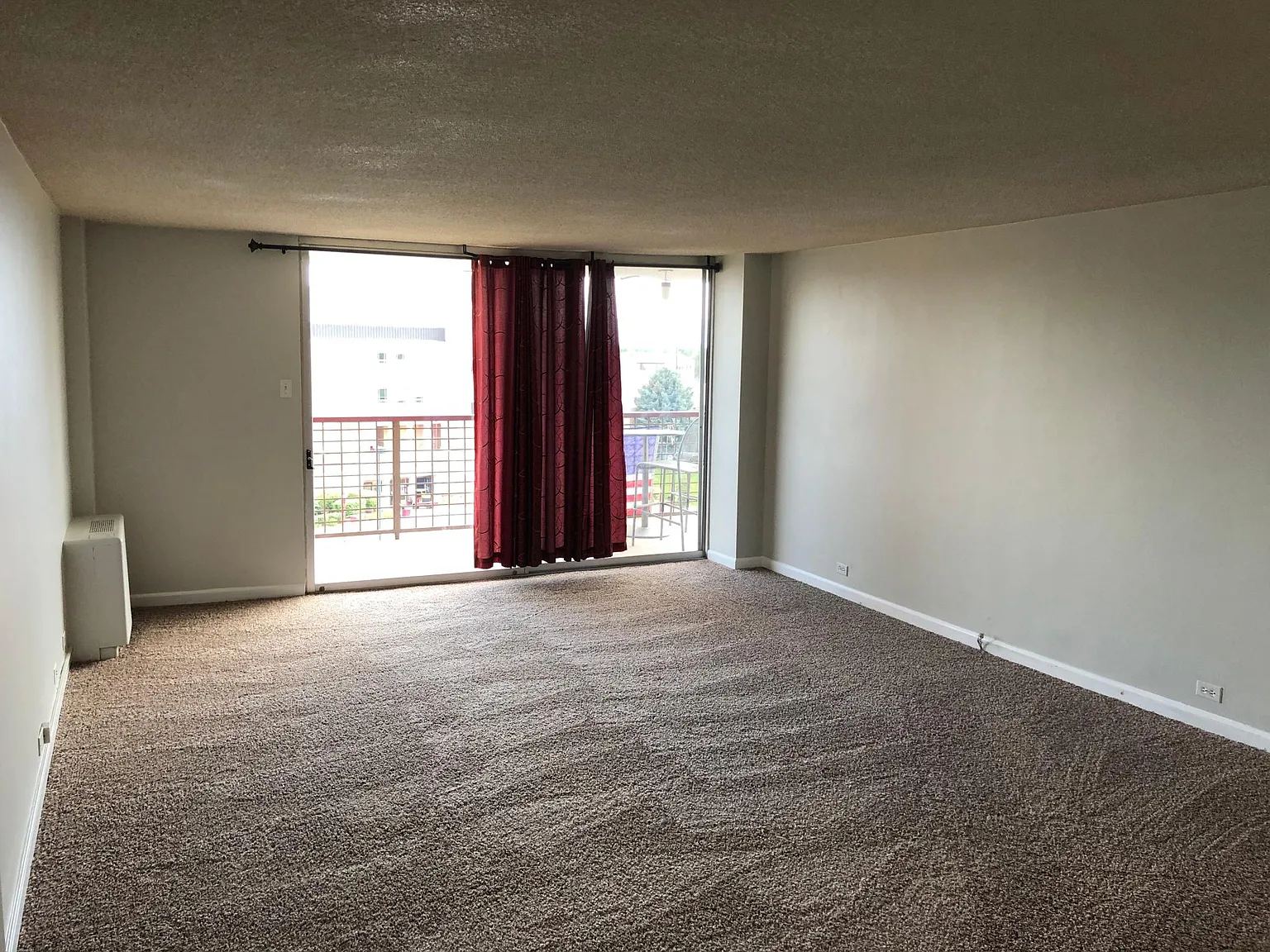 2 bed, 1000 sqft, $1,800 — Photo 3