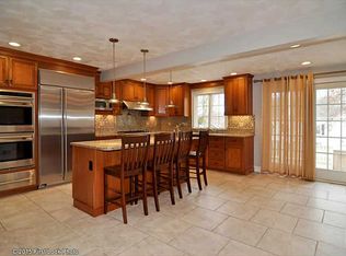 3 Deer Run, Cranston, RI 02921