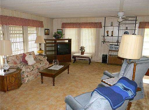 3rd image of 327 Martin Dr