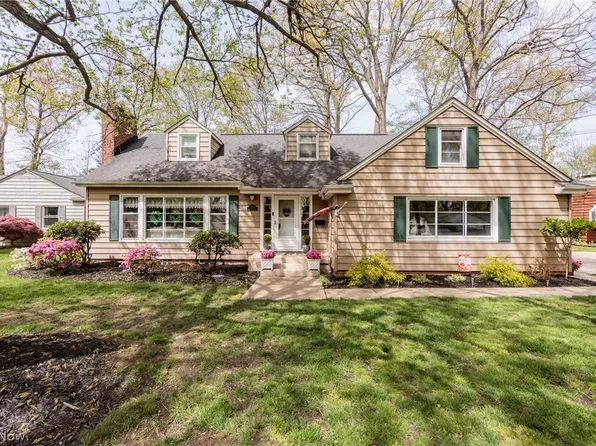 22636 Locust Ln, Rocky River, OH 44116