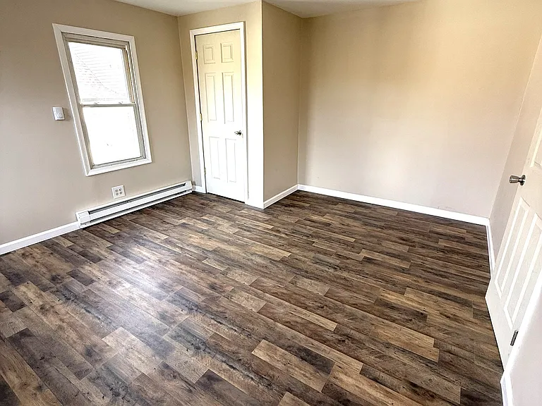 841 Hill St — Photo 8